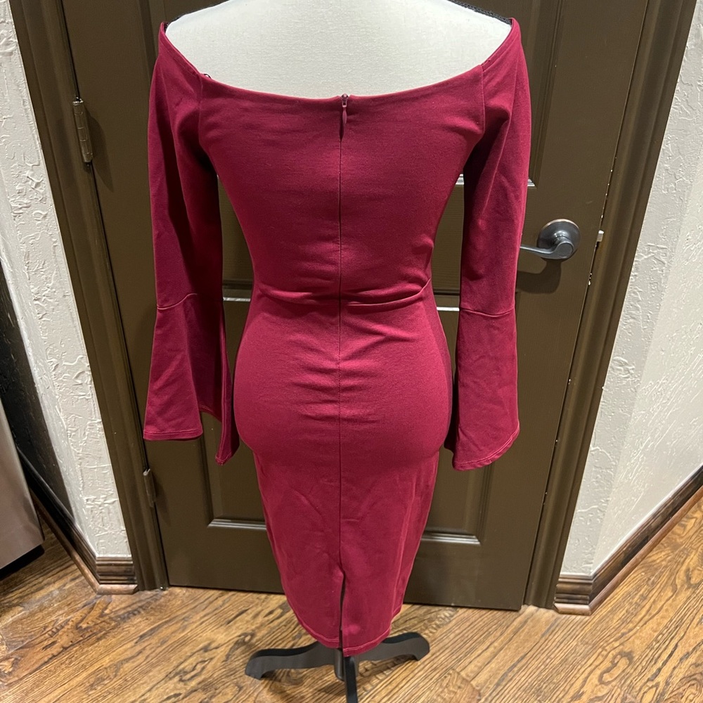 All She Wants Burgundy Off-the-Shoulder Midi Dress Size Small - Picture 6 of 7